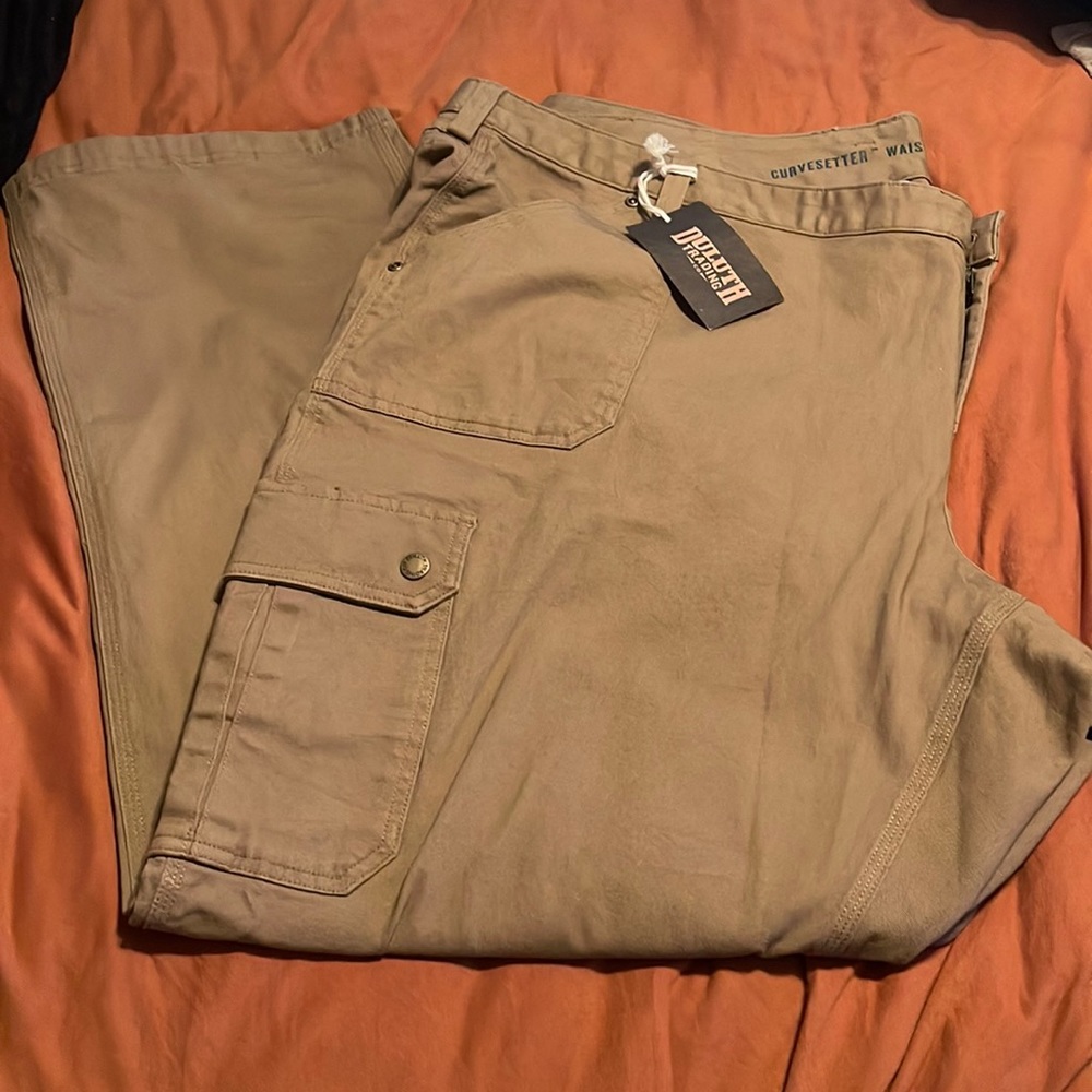 Duluth Trading Co Khaki Cargo Pants 26W x 33